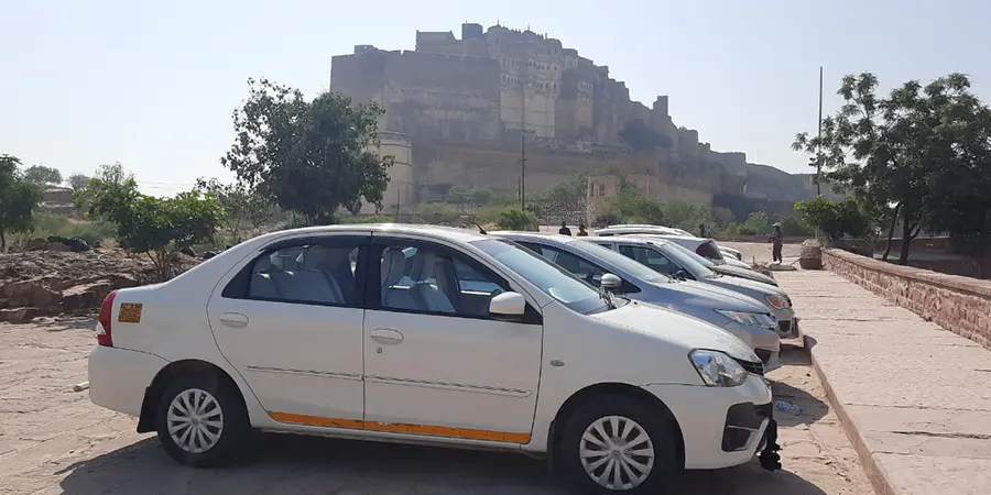 Best Taxi Service in Udaipur for Rajasthan Tour
